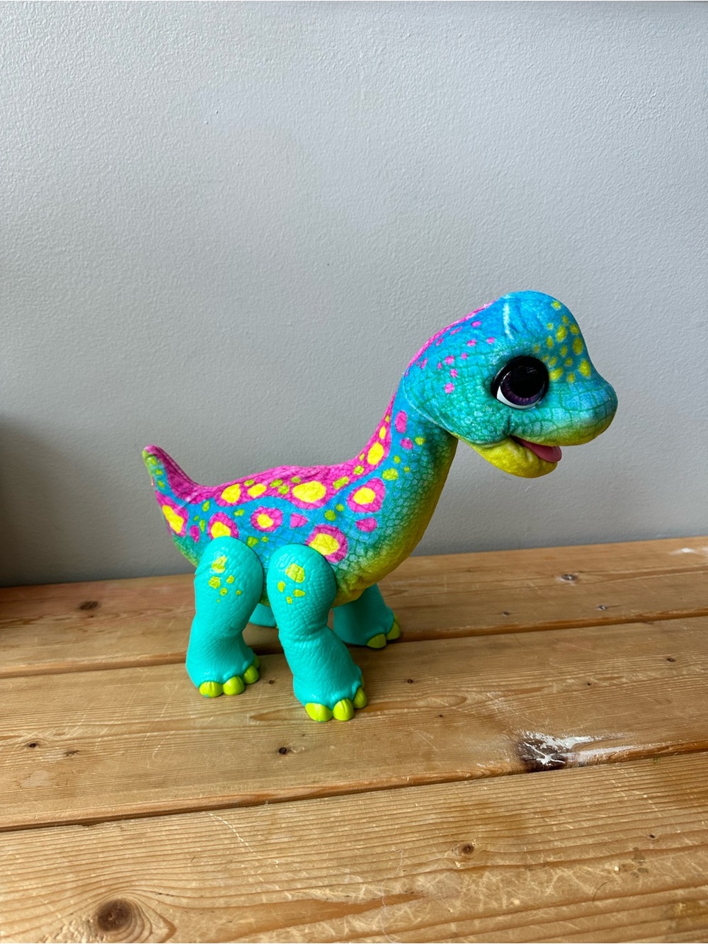 FurReal Snackin' Sam the Bronto